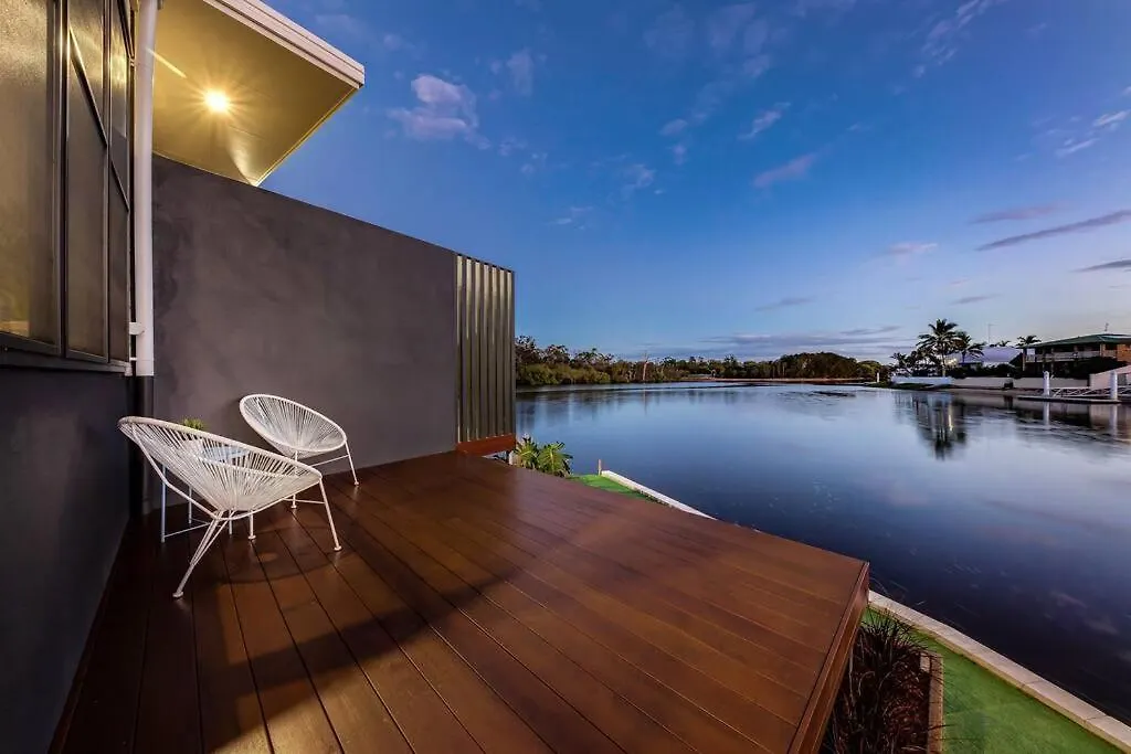 Holiday home Waterfront 3 Bedroom Home Mountain Creek