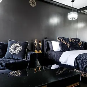 Designer - Versace On View Hotel