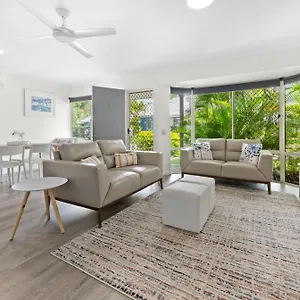 2 Bedroom In Tropical Apartment Noosaville