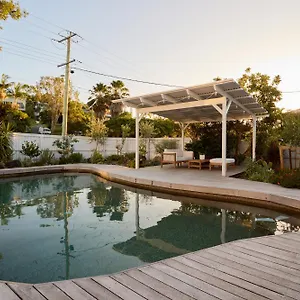 Tugun Retreat - 5brm With Pool! Holiday home Gold Coast