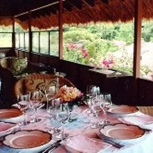 Cockatoo Hill Retreat Hotel